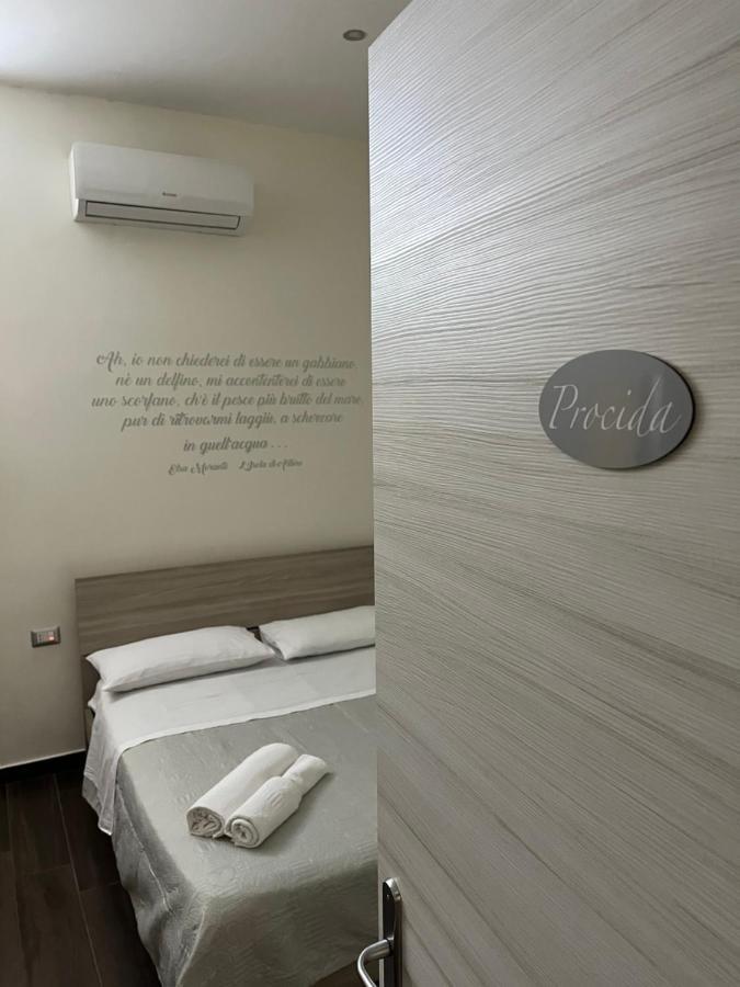 Beb Pisadog Bed & Breakfast Napoli Bagian luar foto