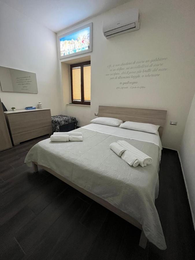 Beb Pisadog Bed & Breakfast Napoli Bagian luar foto